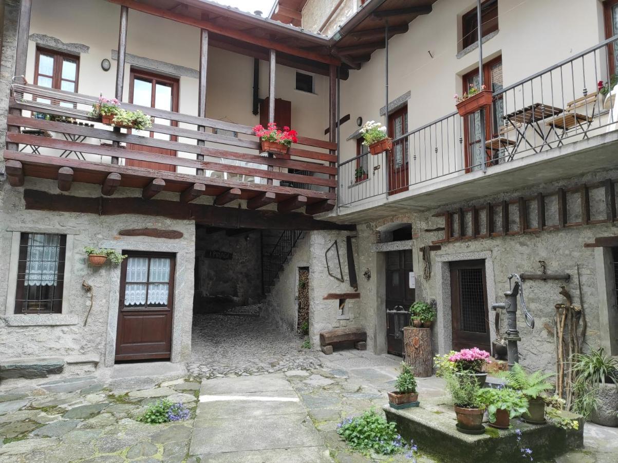 La Corte Del Pane Valbrona Luaran gambar
