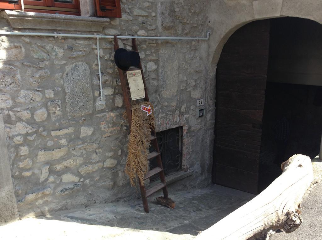 La Corte Del Pane Valbrona Luaran gambar