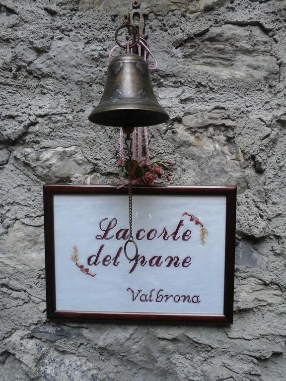 La Corte Del Pane Valbrona Luaran gambar