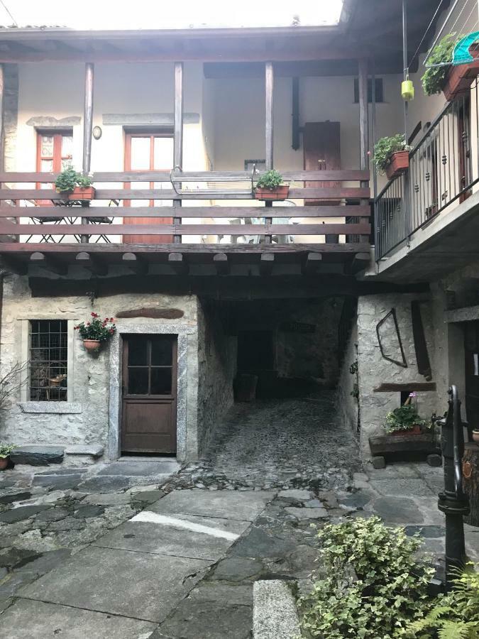 La Corte Del Pane Valbrona Luaran gambar